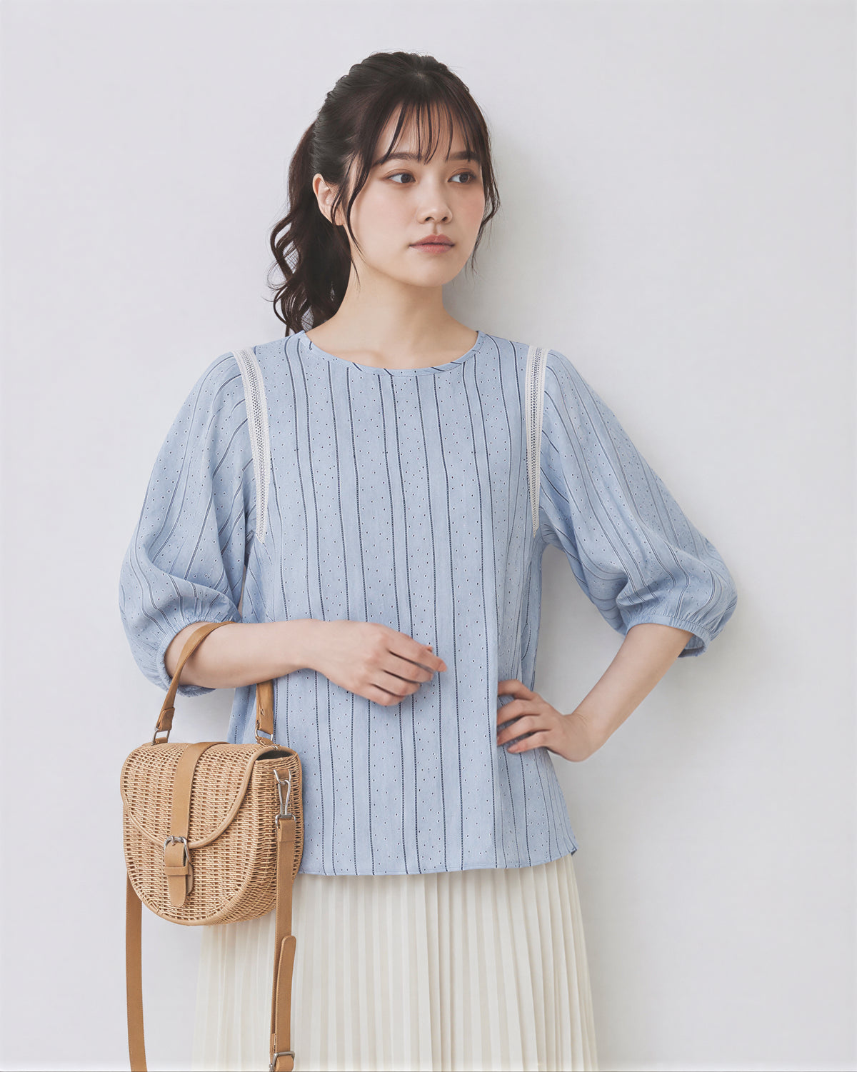 涼しさを身につける｜品質天糸麻混紡丸首ストレートストライプシャツ