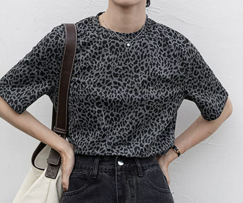 スモーキーグレー レオパード柄 スリムフィット 半袖Tシャツ