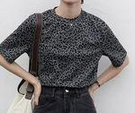 スモーキーグレー レオパード柄 スリムフィット 半袖Tシャツ