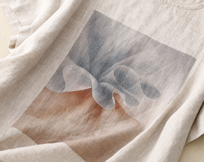 ライトベージュ ゆったりドロップショルダー クルーネック プリント半袖Tシャツ