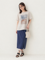 ライトベージュ ゆったりドロップショルダー クルーネック プリント半袖Tシャツ