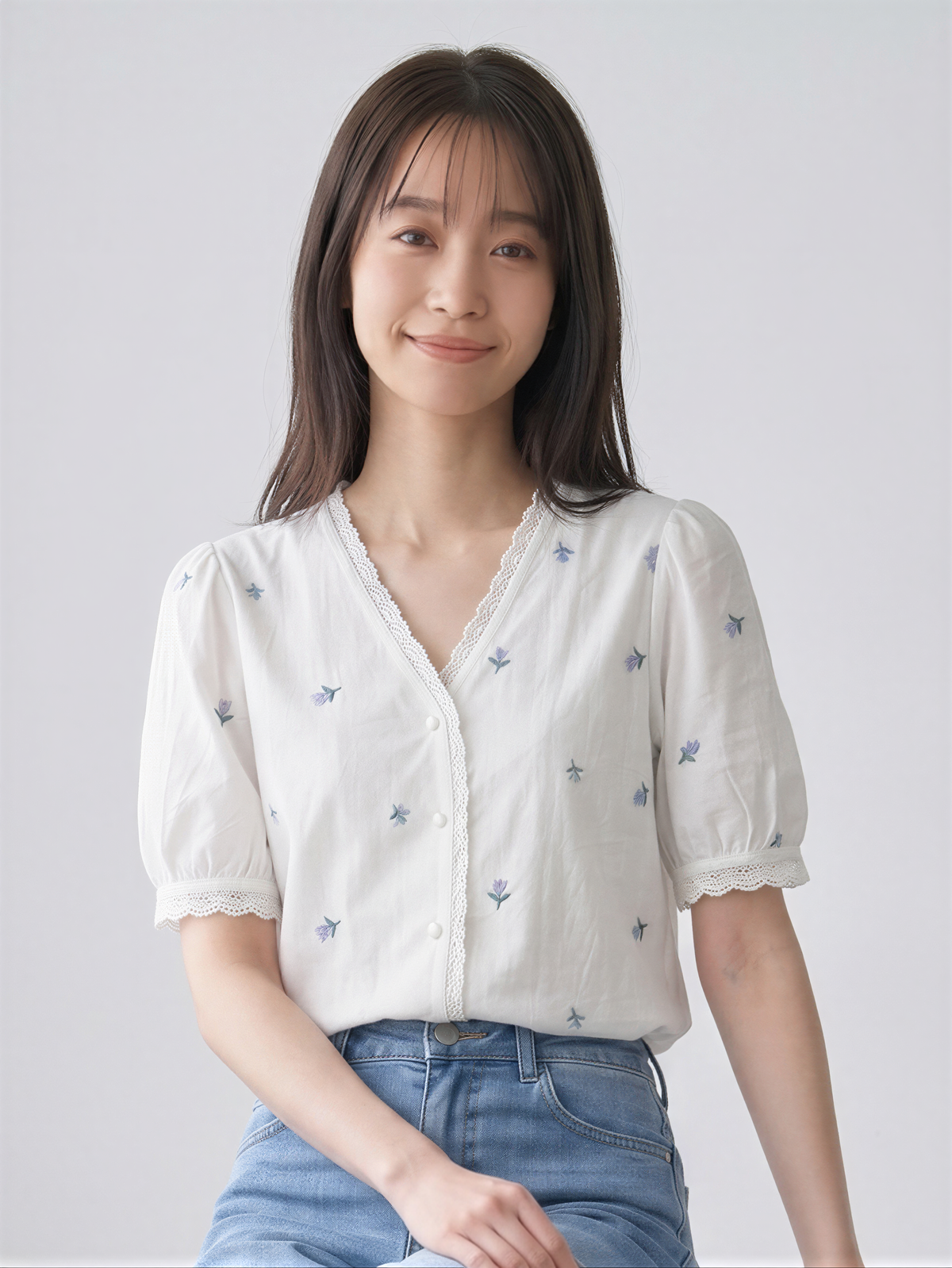 Vネック レーストリム 刺繍 パフスリーブ 半袖ブラウス