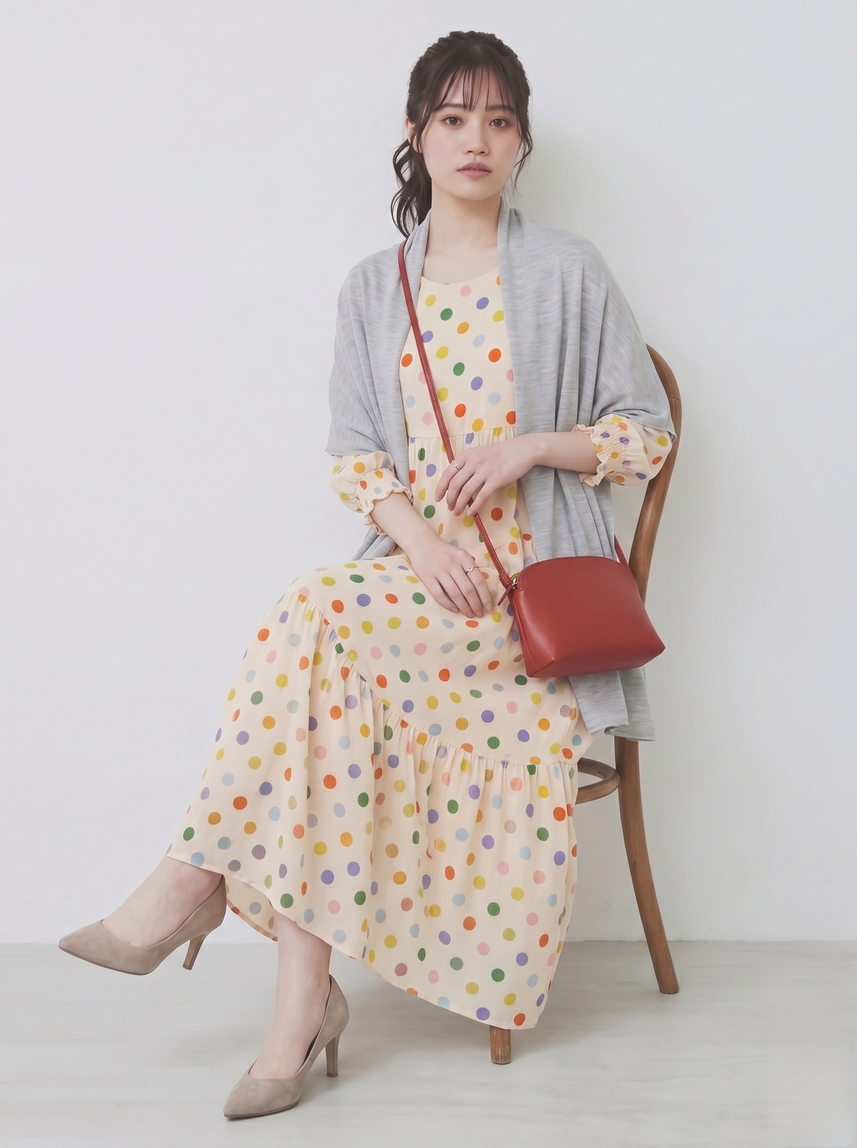 ライトイエロー カラードット パフスリーブ ティアードロングワンピース
