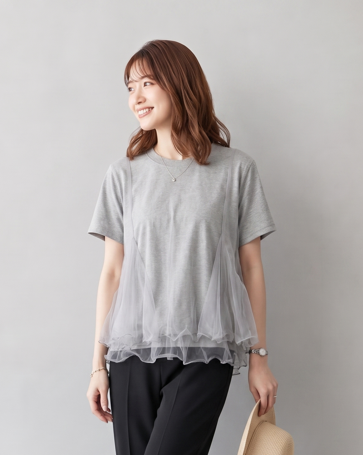 【全3色】ゆったりラウンドネック チュール切り替えTシャツ