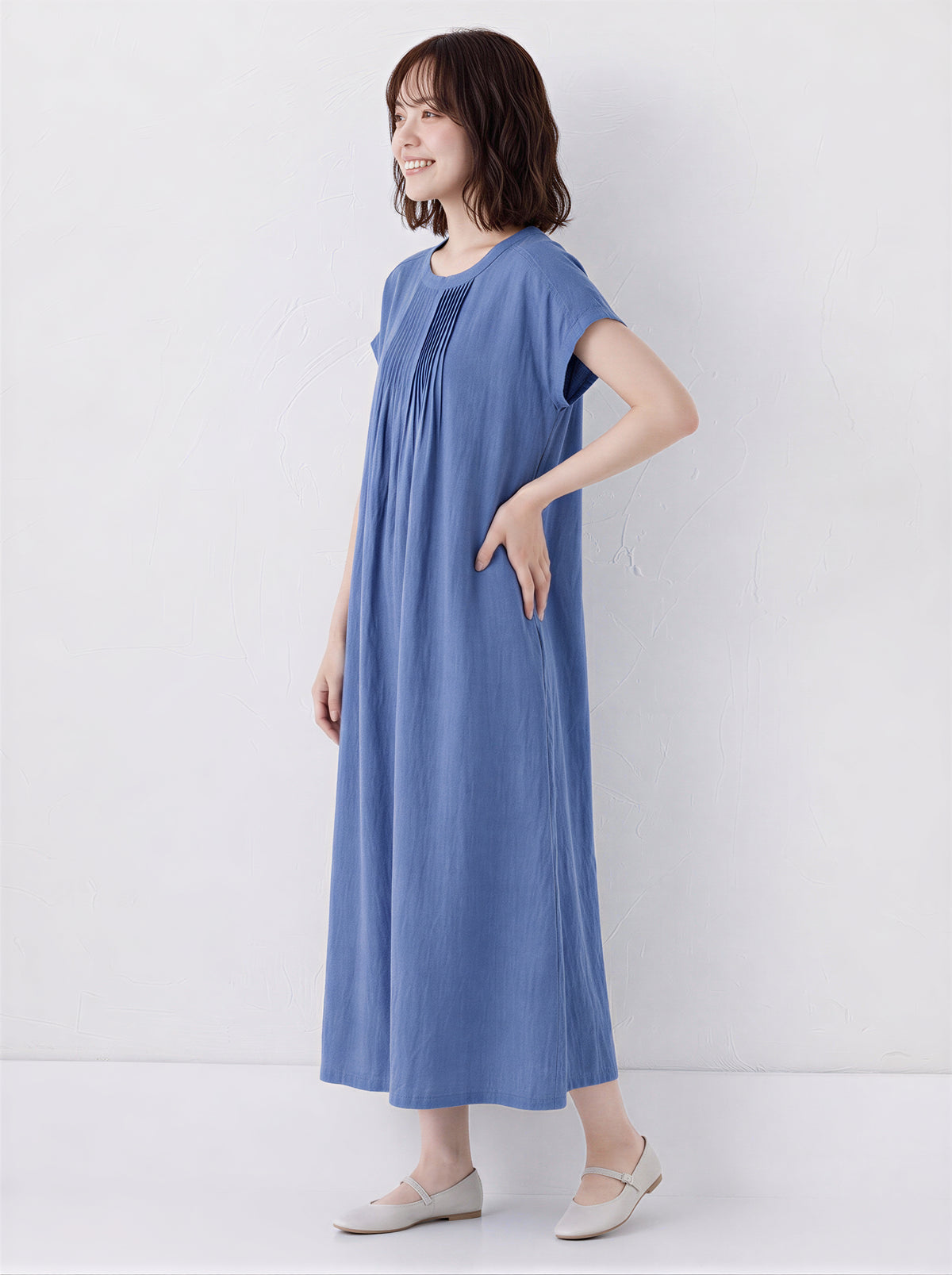 M~2XL プリーツ入りクルーネック ゆったりミディ丈ワンピース