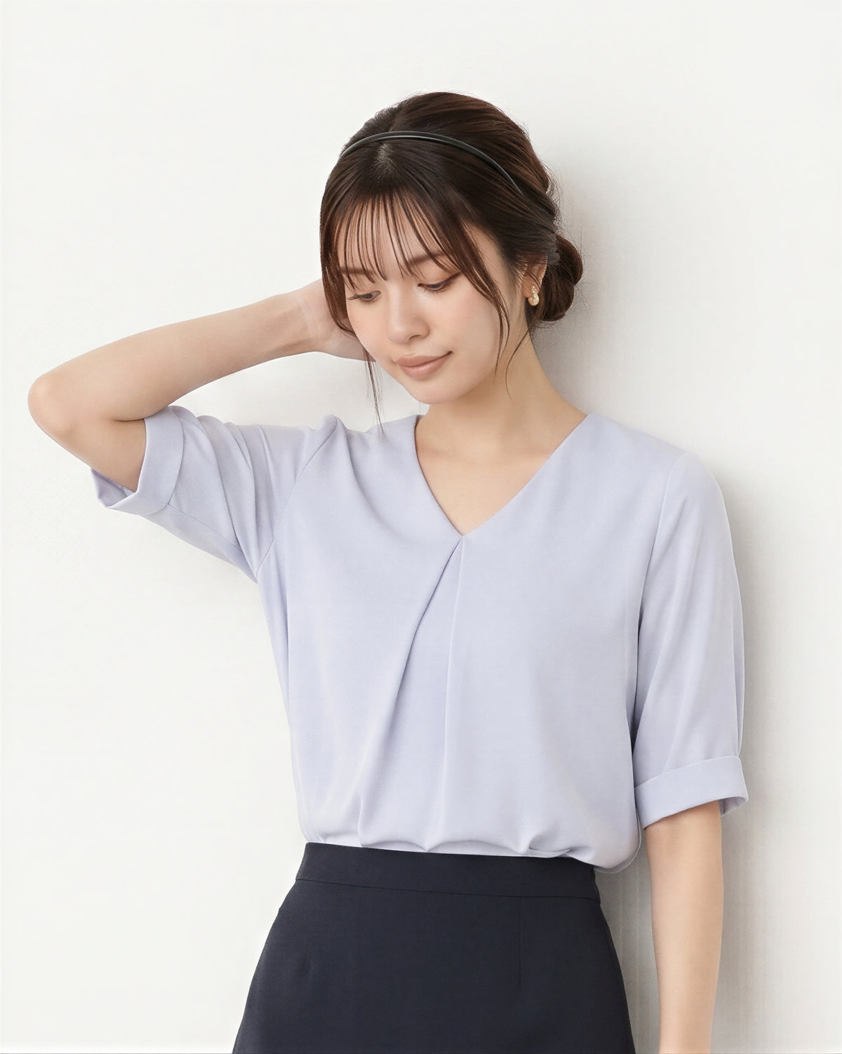 Vネック タック入り ロール袖 シフォンブラウス