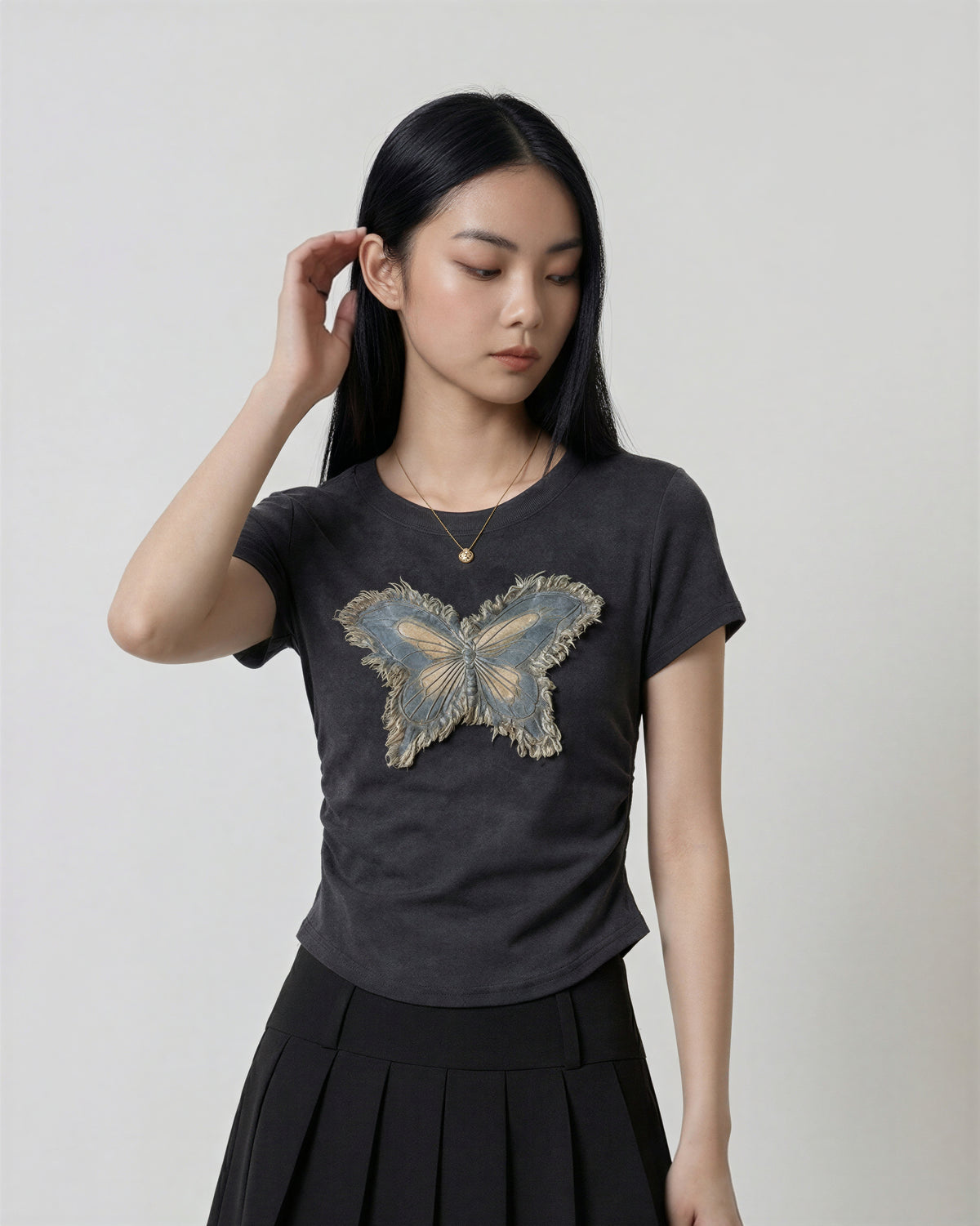 バタフライ立体フリンジワッペン クルーネック半袖Tシャツ