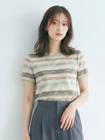 やわらかなグラデーションボーダーのスリムTシャツ-ベージュ-L