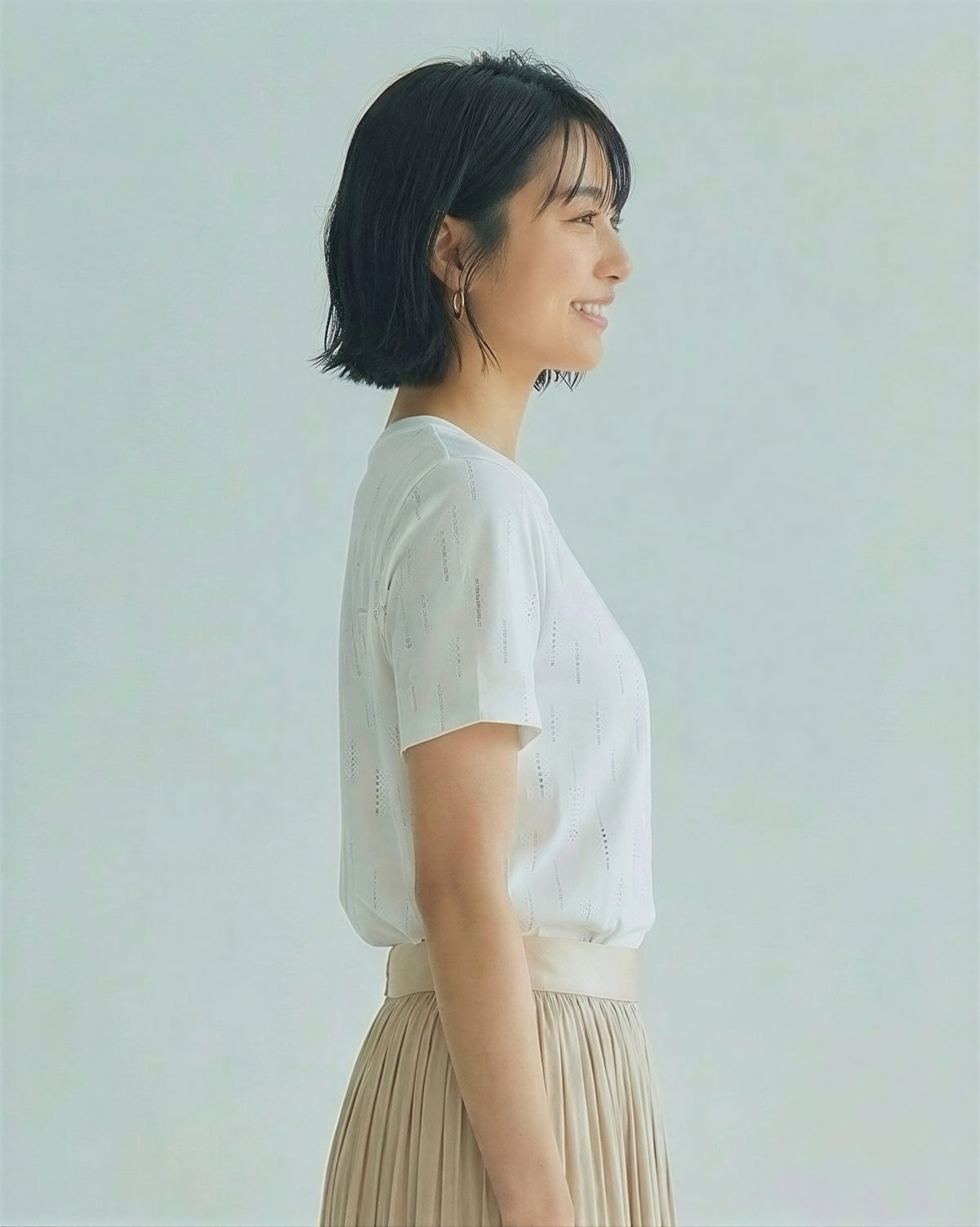 縦ラインスパンコール付き クルーネック ストレート 半袖Tシャツ