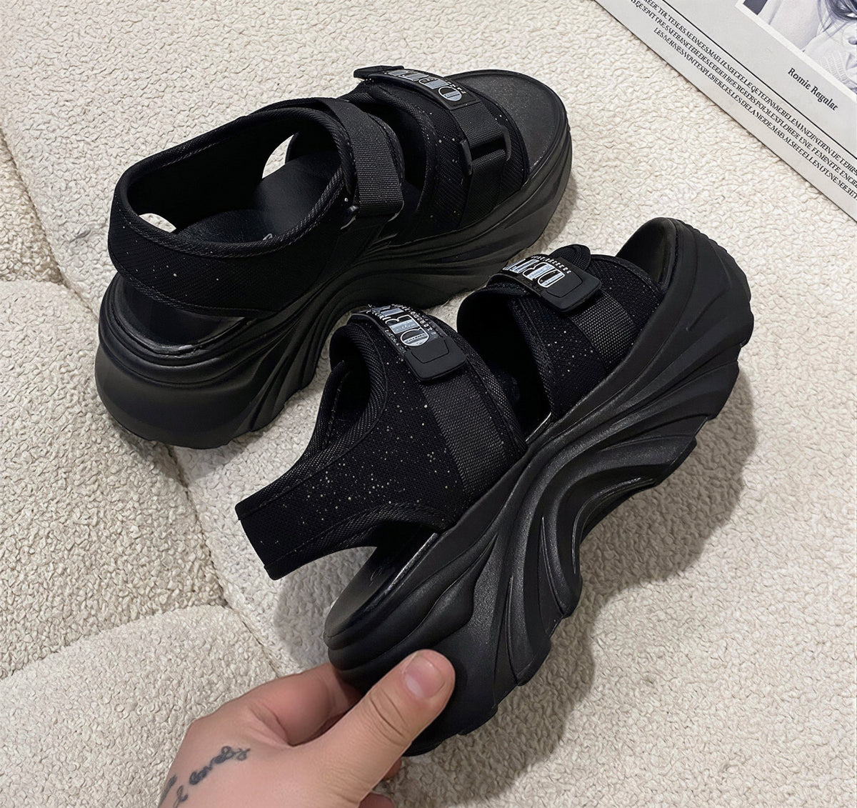 厚底ベルクロ アルファベットストラップ スポーツサンダル