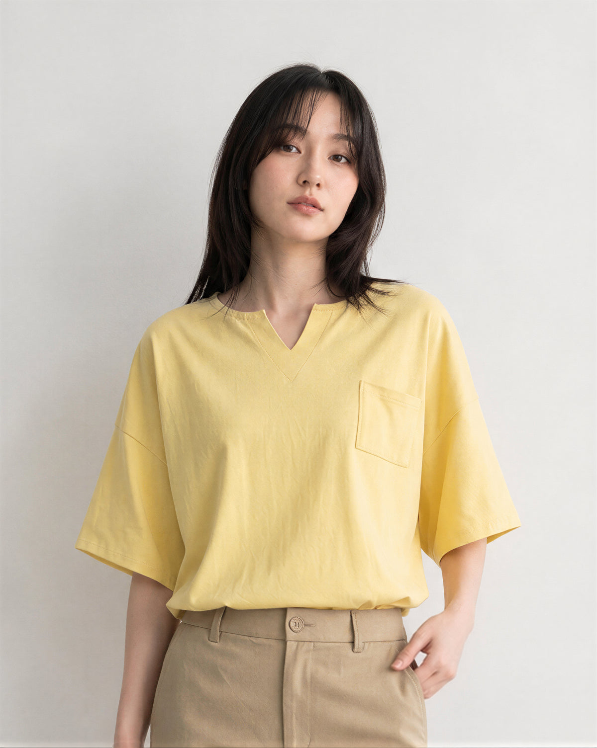 ゆったりドロップショルダーポケットTシャツ