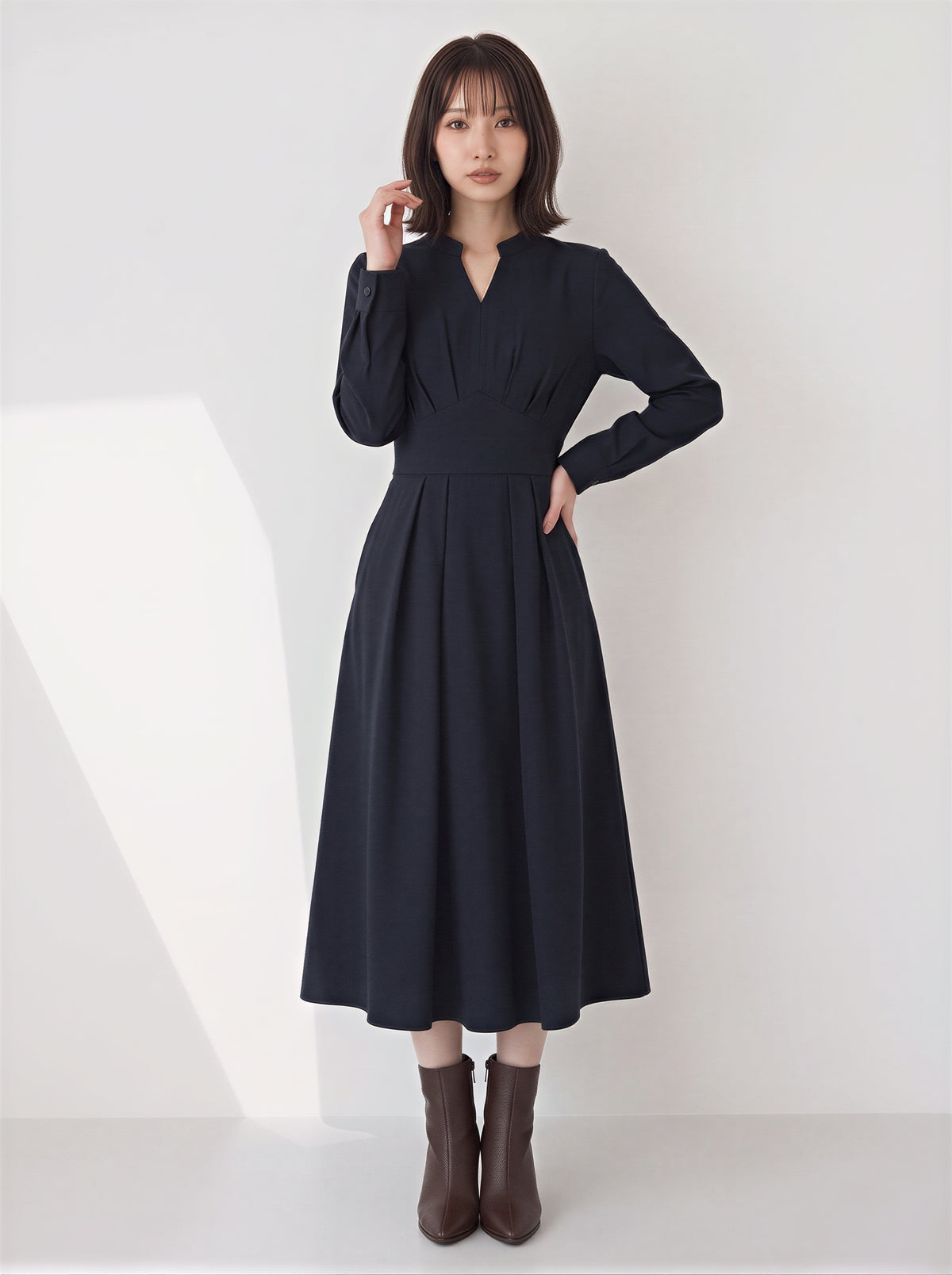 ウエストマークVネックプリーツワンピース-ダークブルー-XL