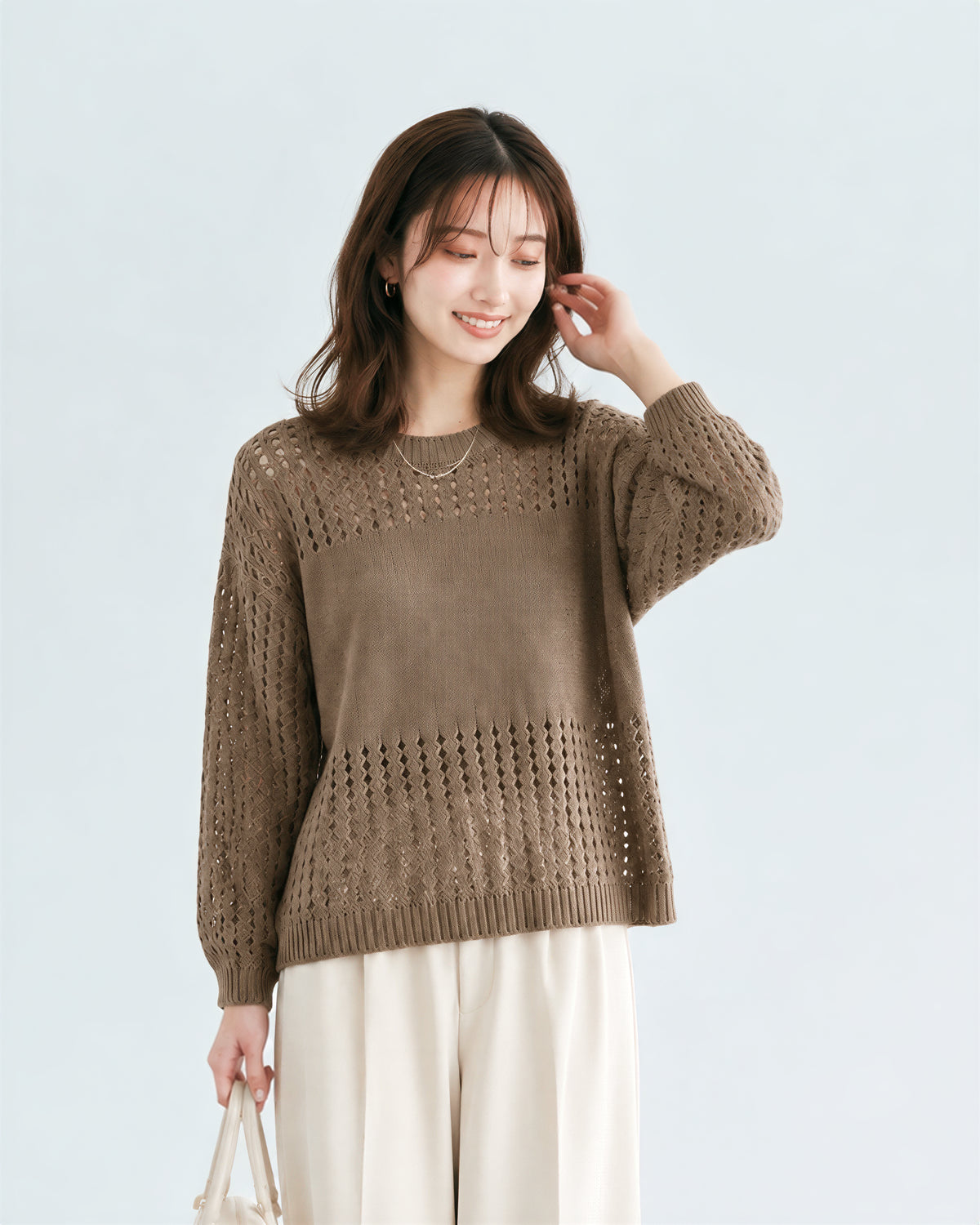 透かし編み切り替えクルーネックニット-モカ-XL