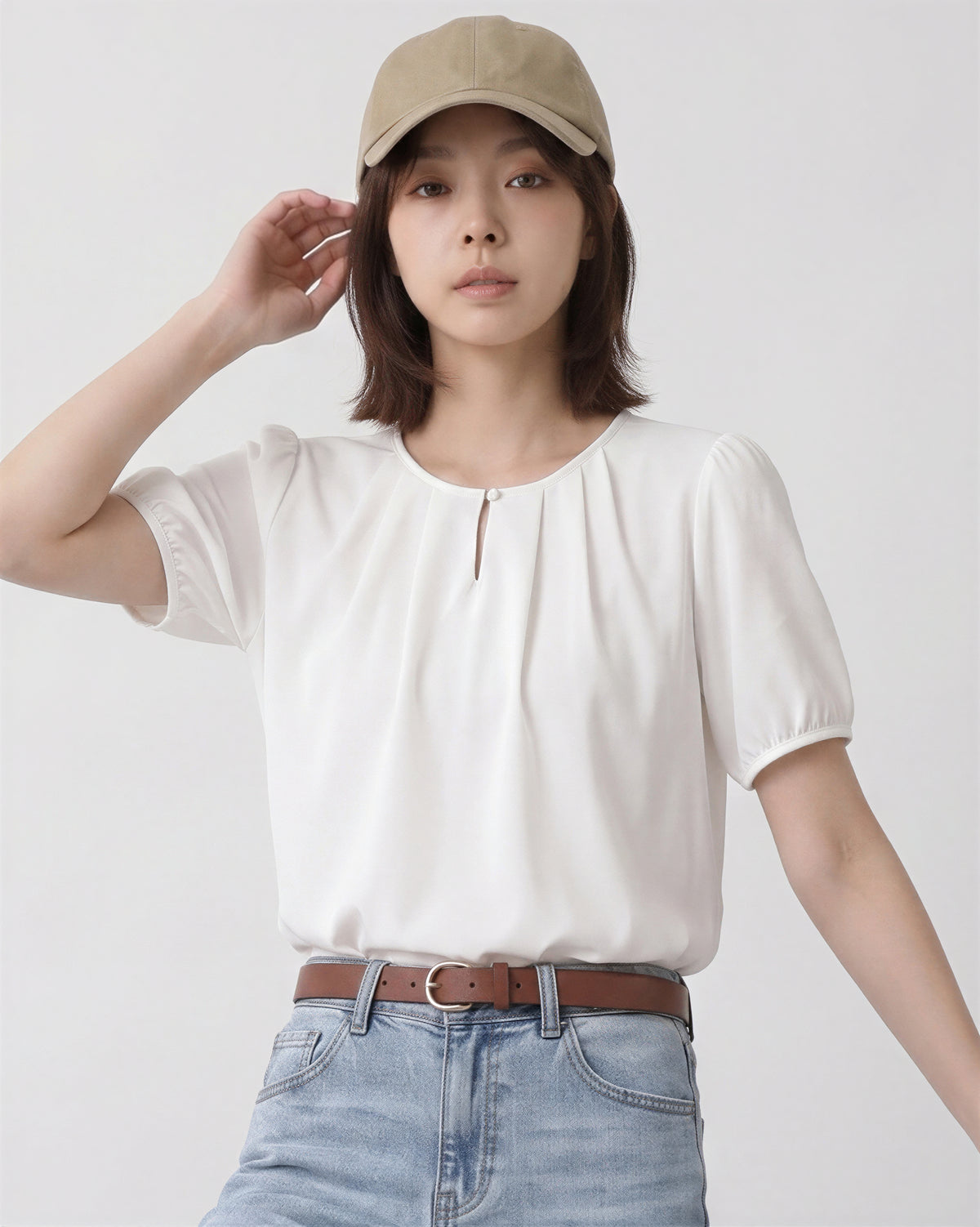 ラウンドネック カットアウト パフスリーブTシャツ