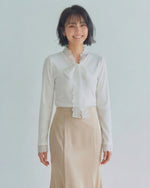 透かしレース×ボウタイ付きVネック くびれ見え長袖Tシャツ