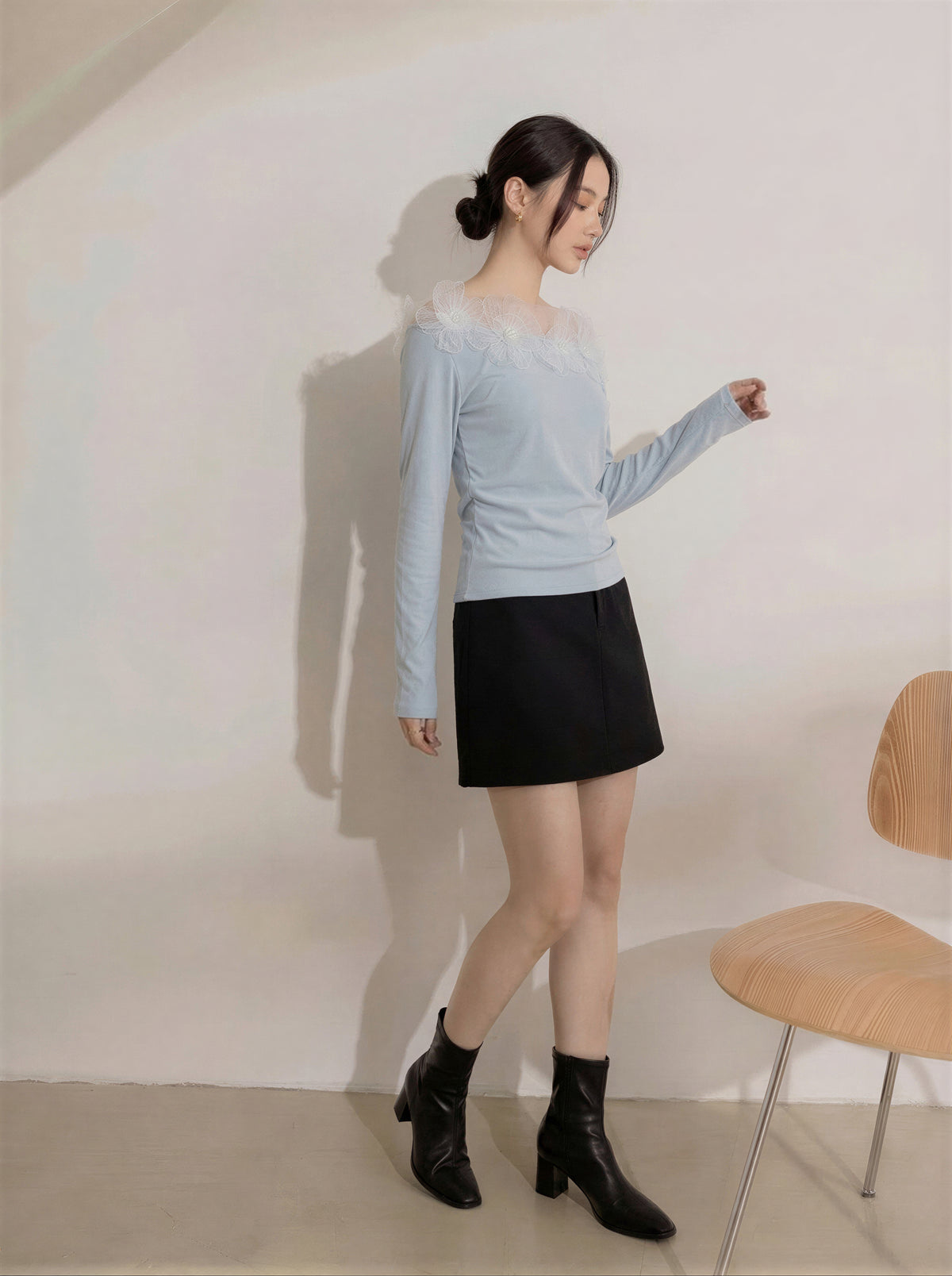 オフショルダー 透けチュール切替 立体フラワー 長袖Tシャツ