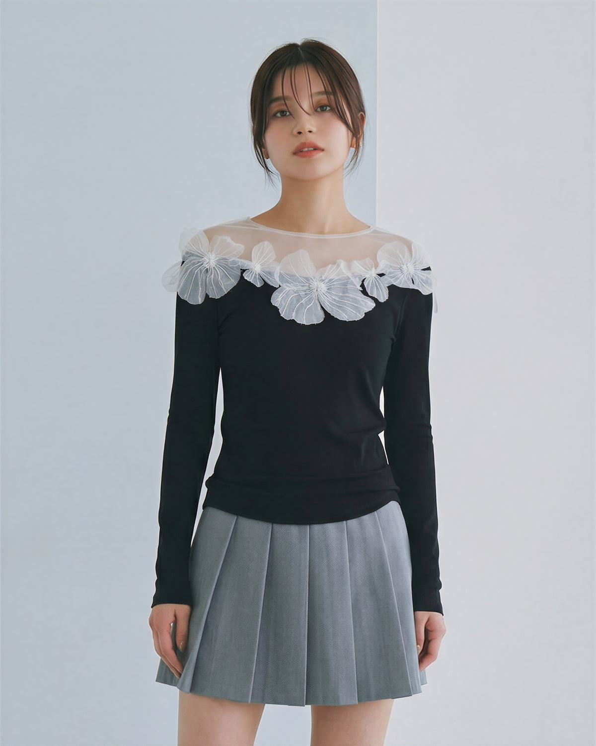 チュール切替 フラワー刺繍 オフショル風ボートネック スリムフィット 長袖Tシャツ