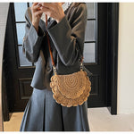 扇形かぎ編み レースフラップ付き 斜め掛け編み込みショルダーバッグ