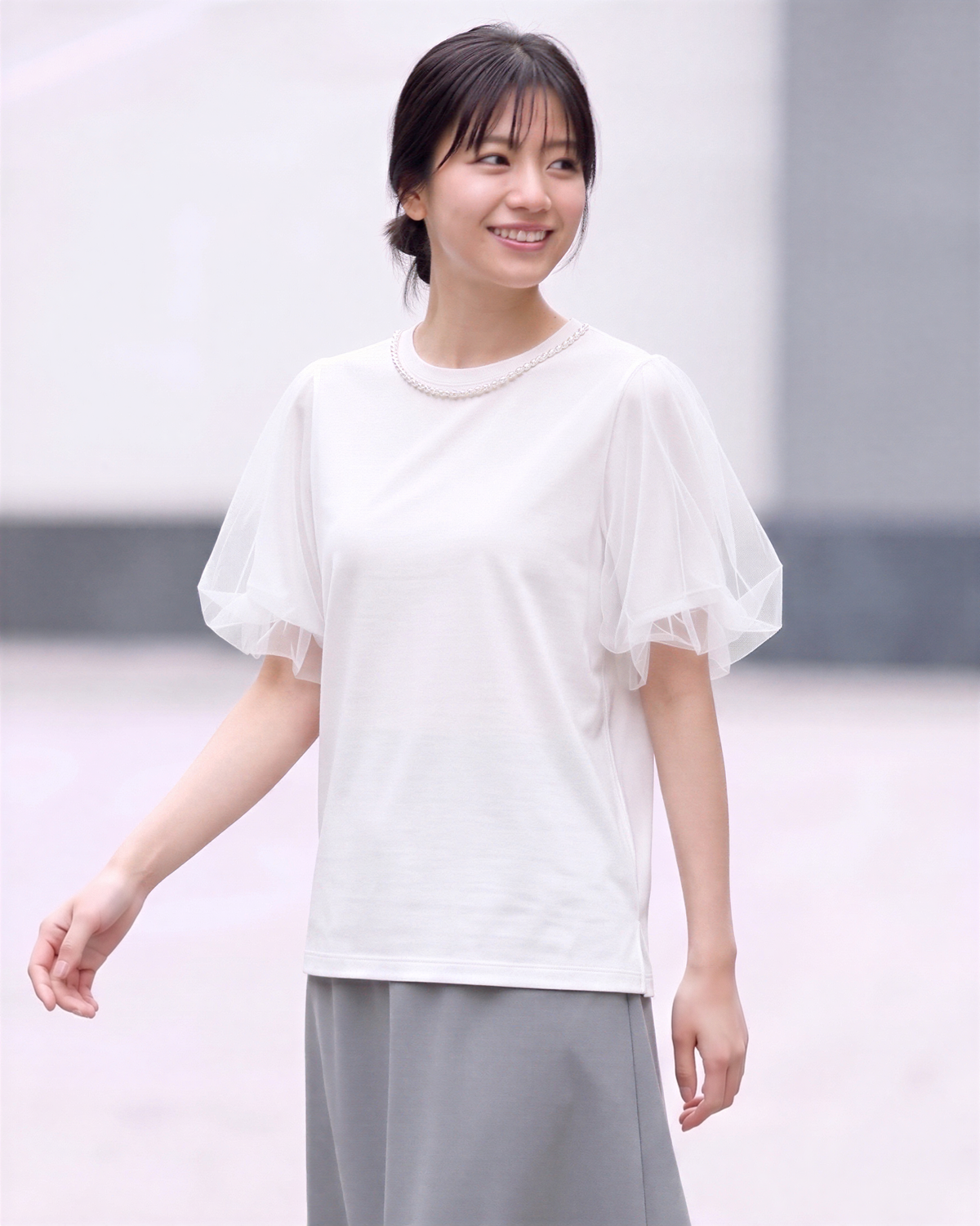 パール風襟飾り チュールフリルスリーブ ゆったり半袖Tシャツ