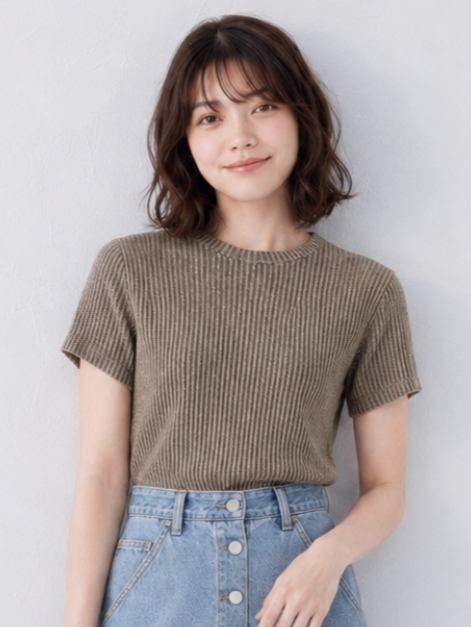 モカチョコ色！ストライプTシャツ独特の雰囲気のデザイン感