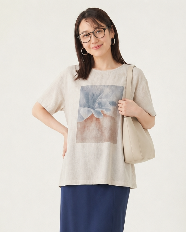 ライトベージュ ゆったりドロップショルダー クルーネック プリント半袖Tシャツ