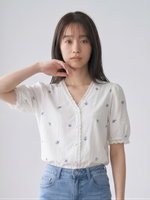 Vネック レーストリム 刺繍 パフスリーブ 半袖ブラウス