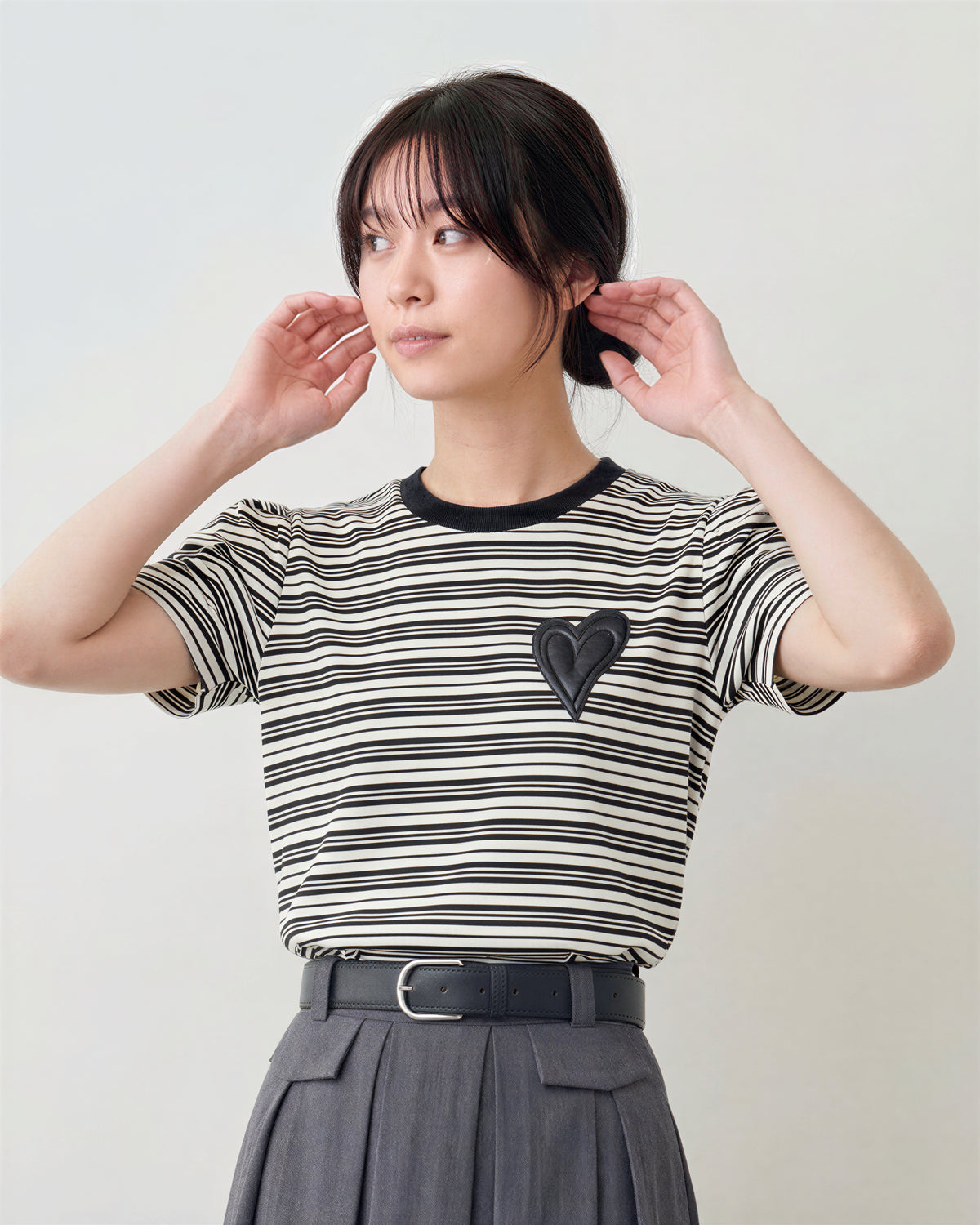 黒×白 細ボーダー ハートワッペン パフスリーブ 半袖Tシャツ