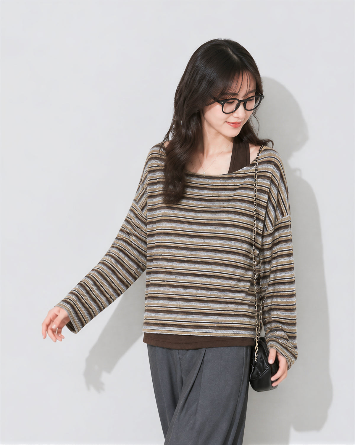 【全2色】S~XL アシンメトリーショルダー 肌見せ ボーダー フェイクレイヤードTシャツ