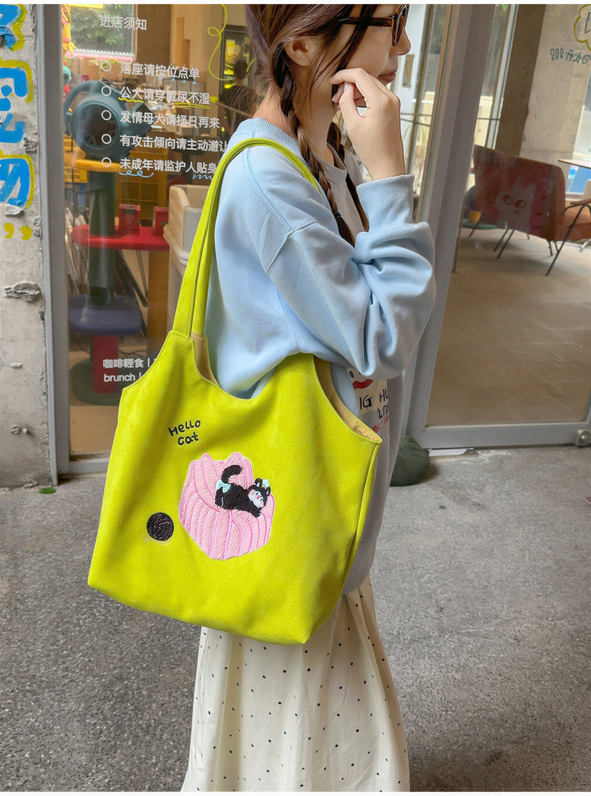 猫アップリケ刺繍 やわらかスエード調 トートバッグ