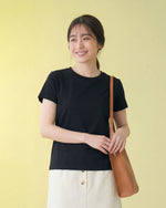 スリムフィット 伸縮性 クルーネック ショート丈 半袖Tシャツ