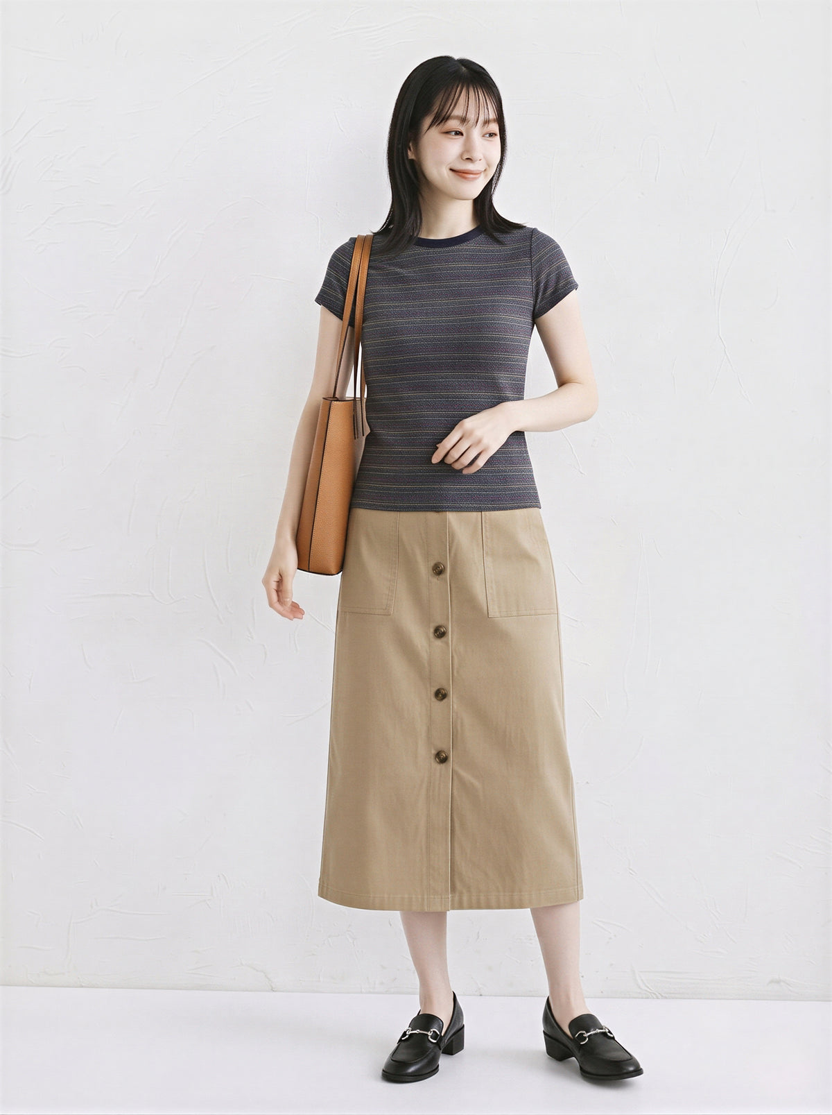 ラインをきれいに見せる 配色クルーネックTシャツ