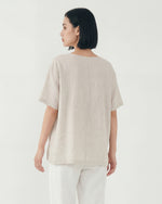 ライトベージュ ゆったりドロップショルダー クルーネック プリント半袖Tシャツ