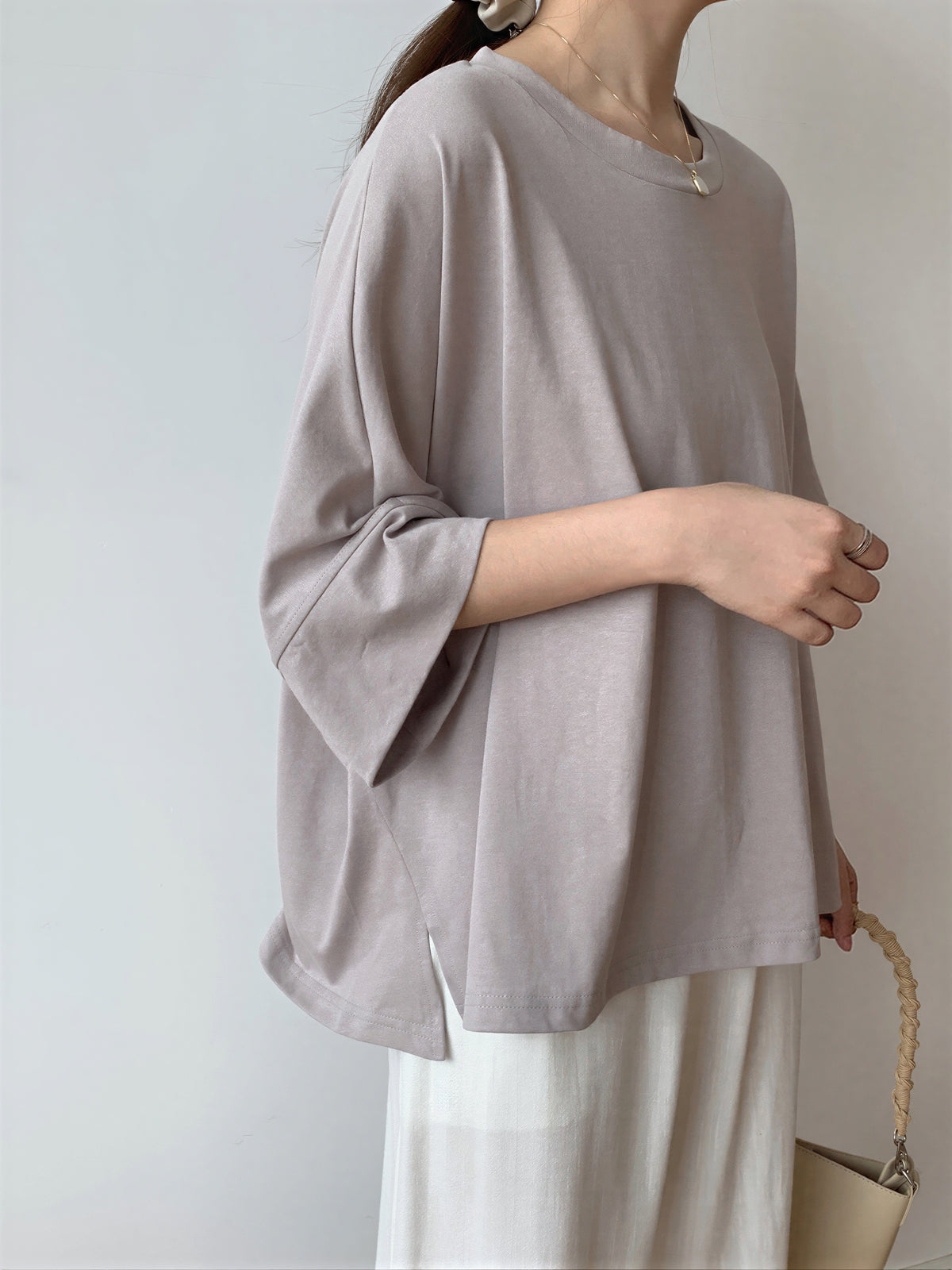 ゆったりドロップショルダー スリットTシャツ