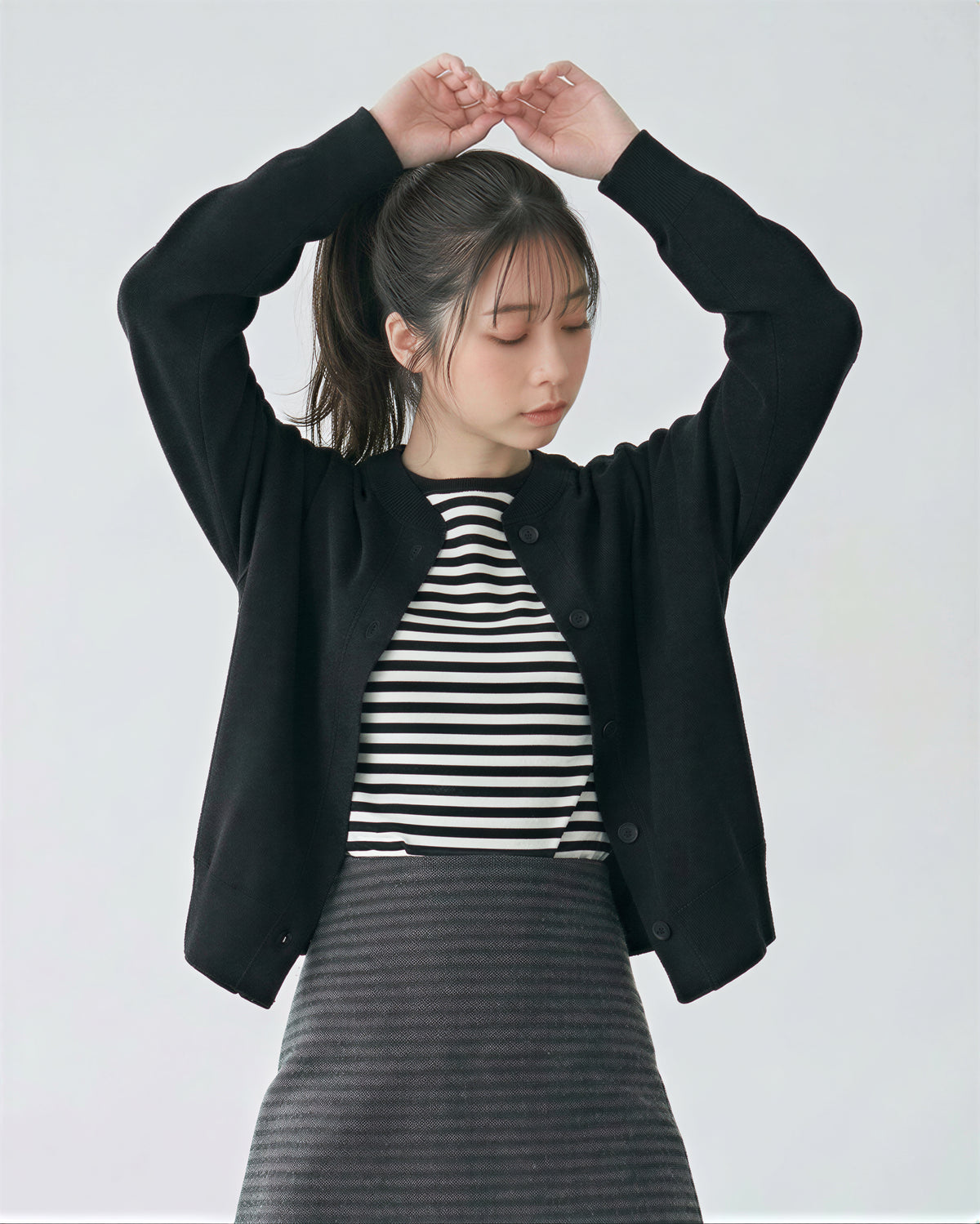 クルーネック ボタンフロント シンプルショート丈スタジャン
