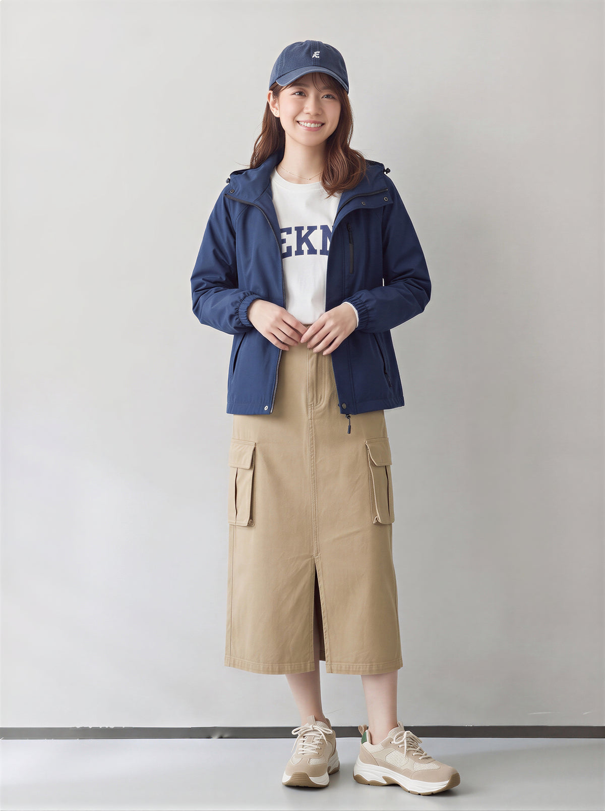 【秋新作】【全2色】S~2XL フード付きショート丈 立体裁断マウンテンパーカー