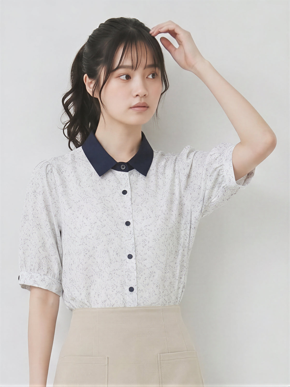 配色カラー 襟付き 小花柄 半袖シャツ