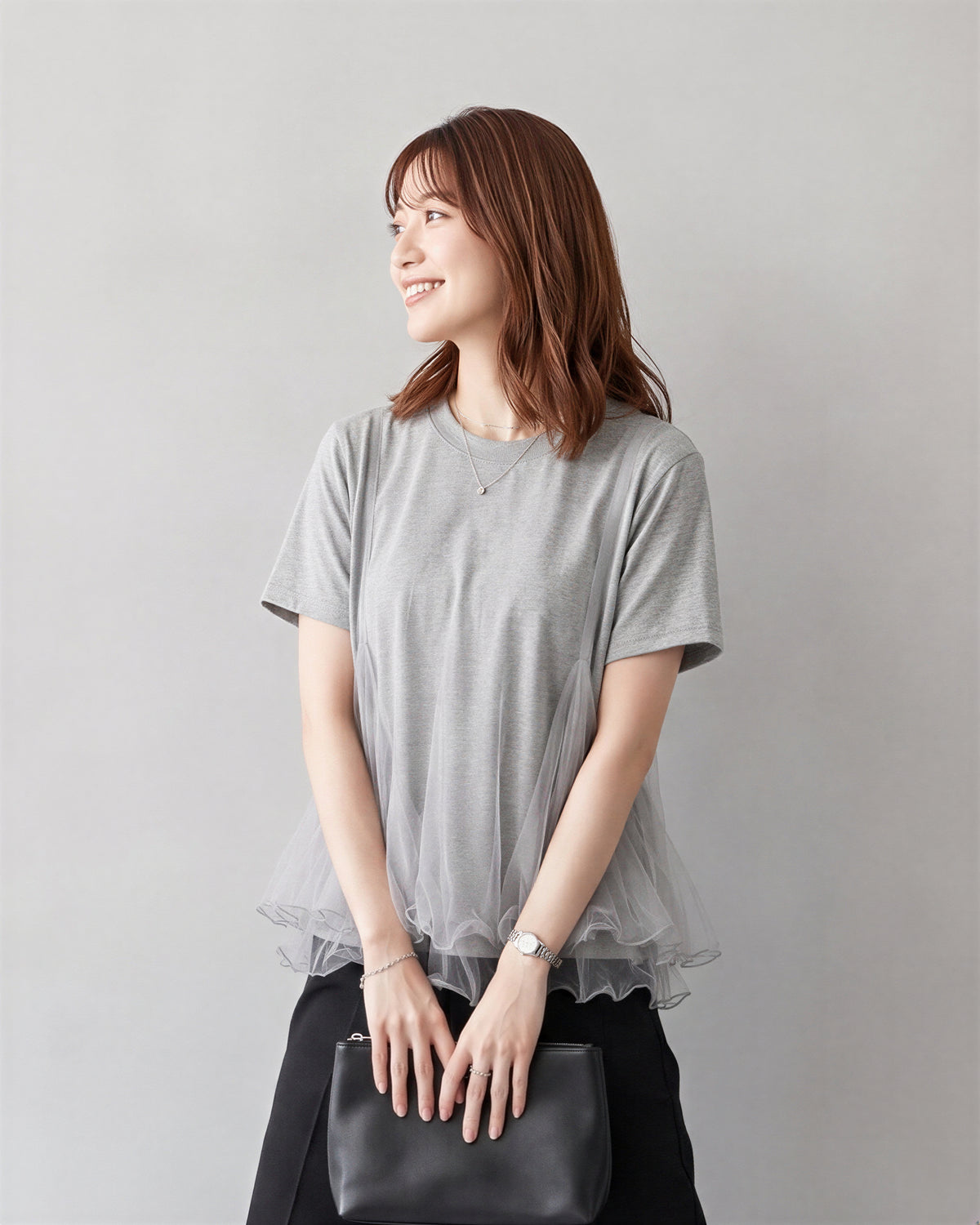 ゆったりラウンドネック チュール切り替えTシャツ