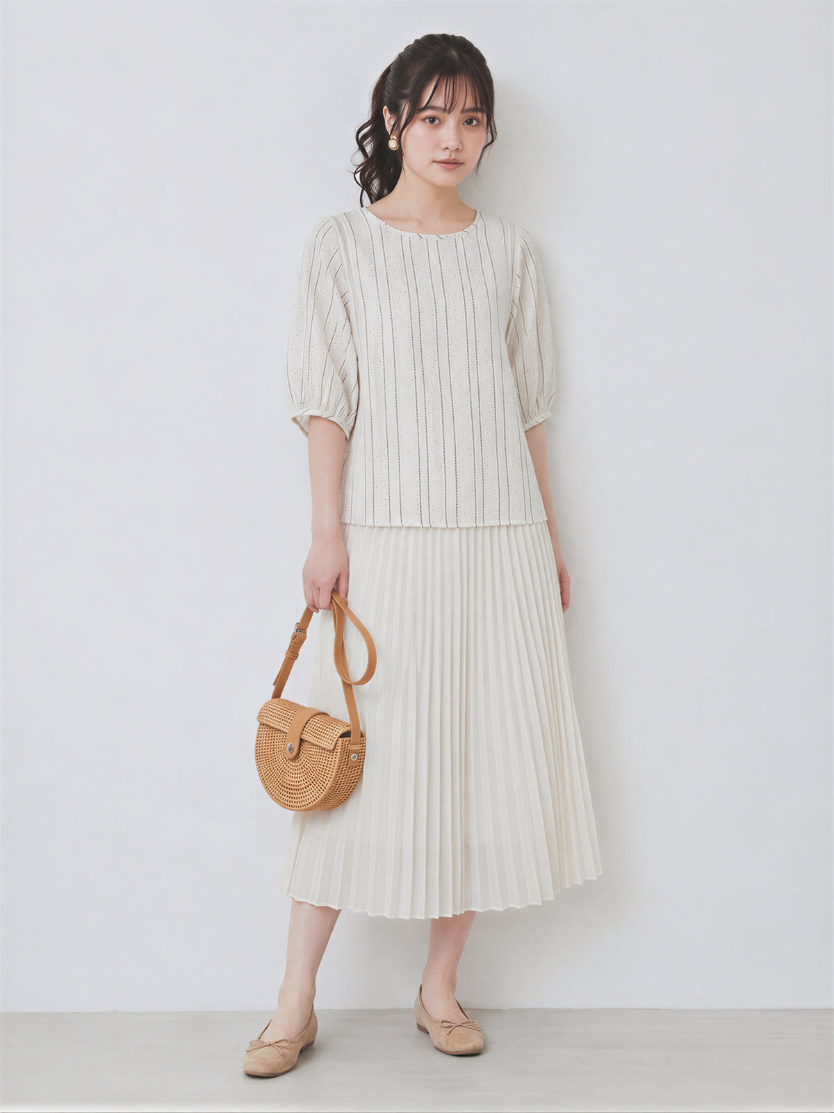 涼しさを身につける｜品質天糸麻混紡丸首ストレートストライプシャツ