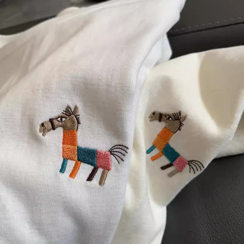 シンプル クルーネック ポニー刺繍Tシャツ