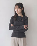 【秋新作】ツイストカットアウト スリムフィット フレアスリーブTシャツ