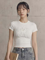 立体リボンアップリケ付き ショート丈 スリムフィット 半袖Tシャツ
