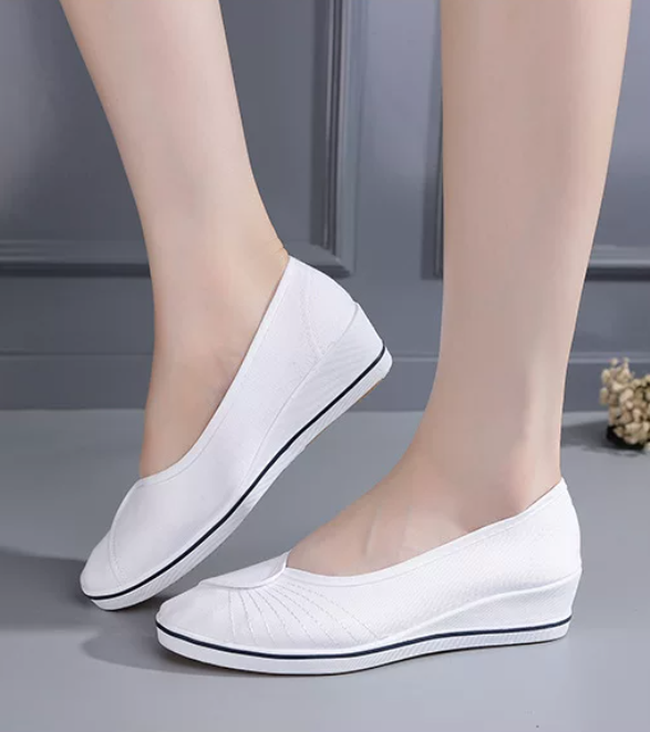シンプルステッチ 軽量スリッポン レディースシューズ | ヒール高さ 4cm