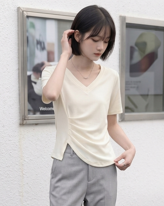 Vネック アシンメトリーギャザーTシャツ