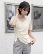 Vネック アシンメトリーギャザーTシャツ