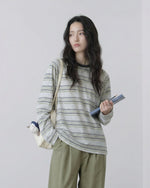 ライトグレー 細ボーダー ゆったりドロップショルダー 長袖Tシャツ