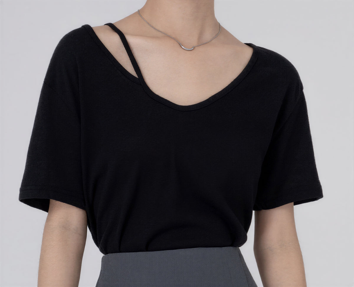 カットアウトオフショルダー ワイドネックTシャツ