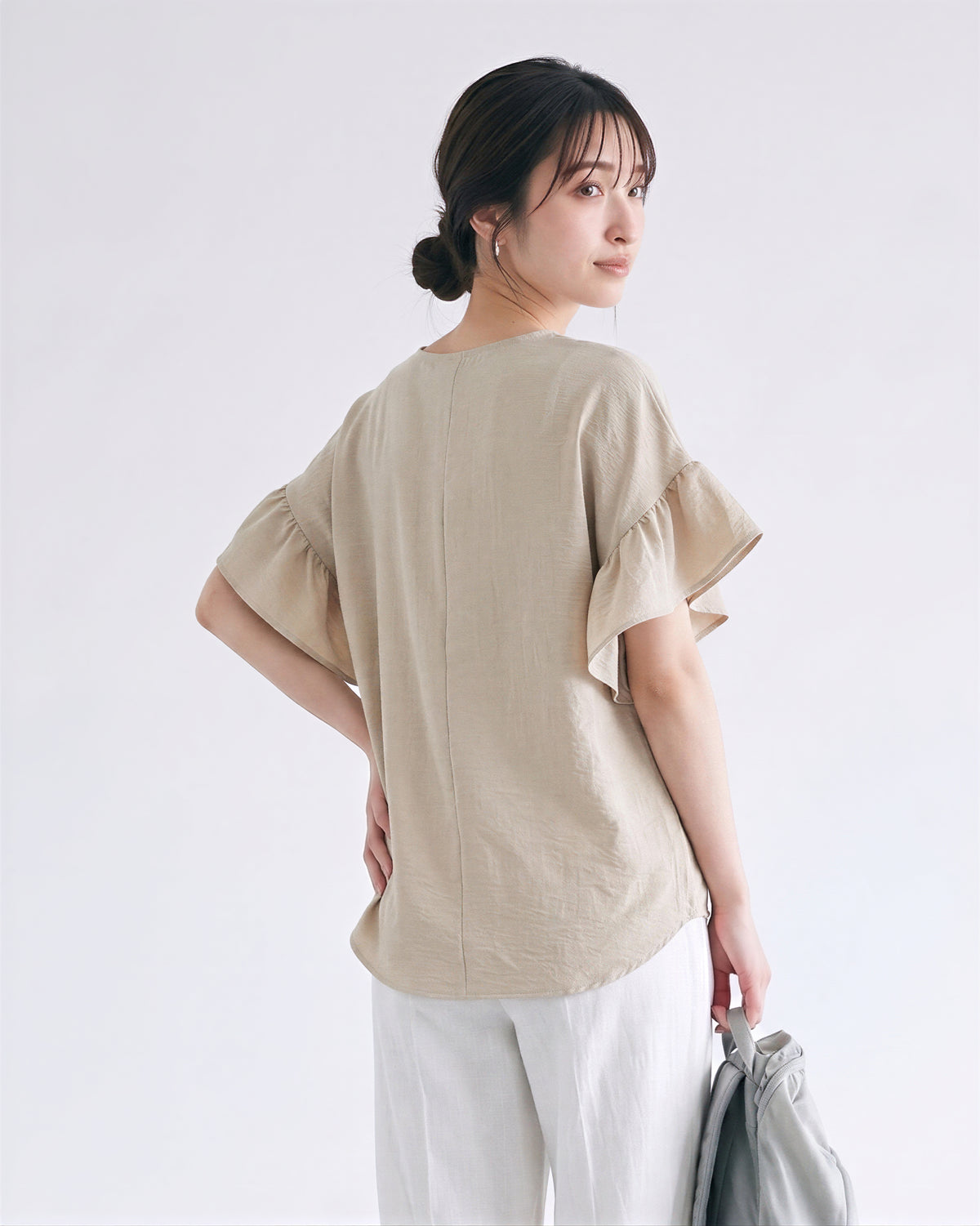 フリルフレアスリーブ ゆったりTシャツ