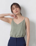 Vネック 華奢ストラップ ゆったりキャミソール
