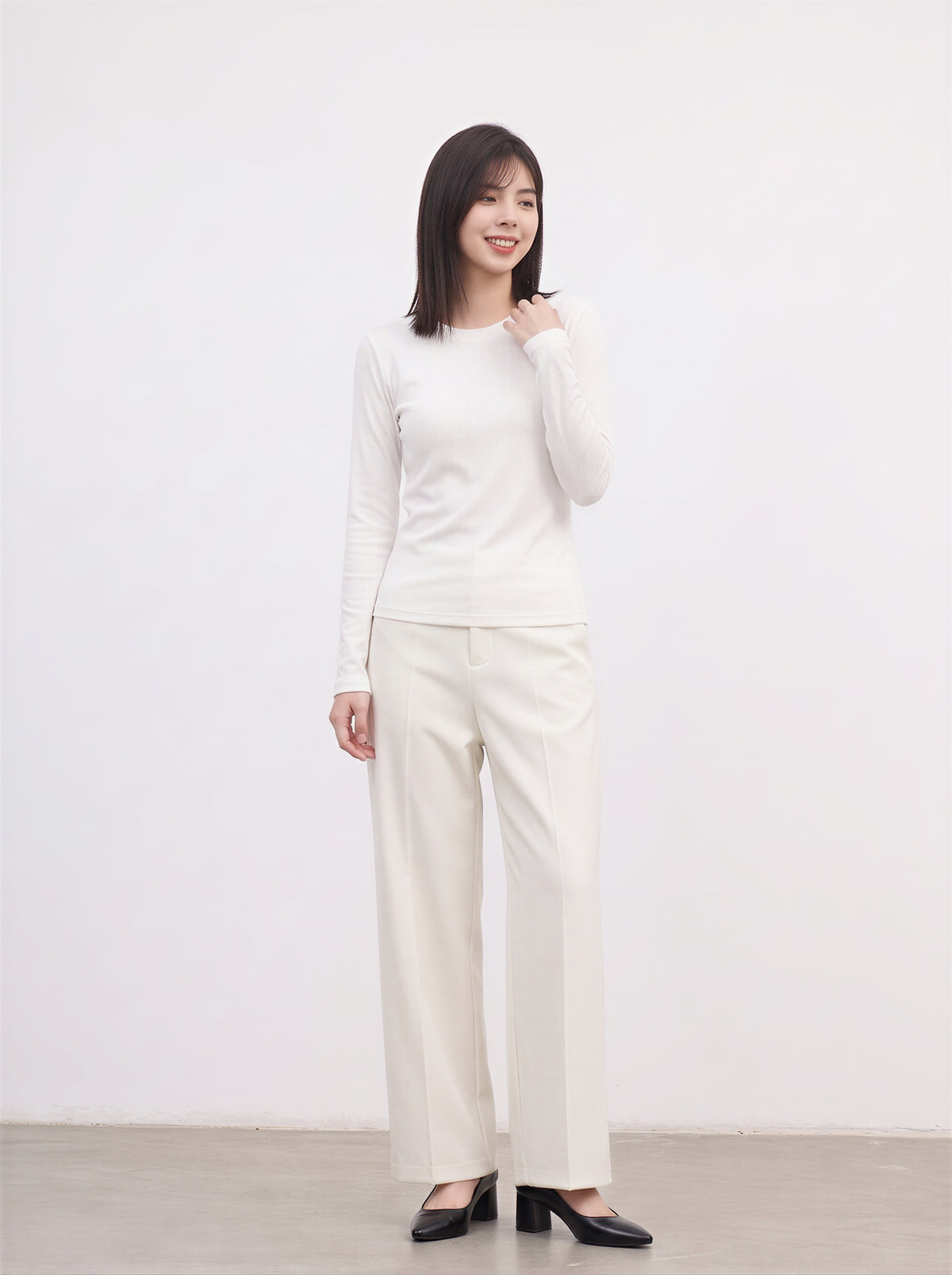 スリムフィット クルーネック長袖Tシャツ