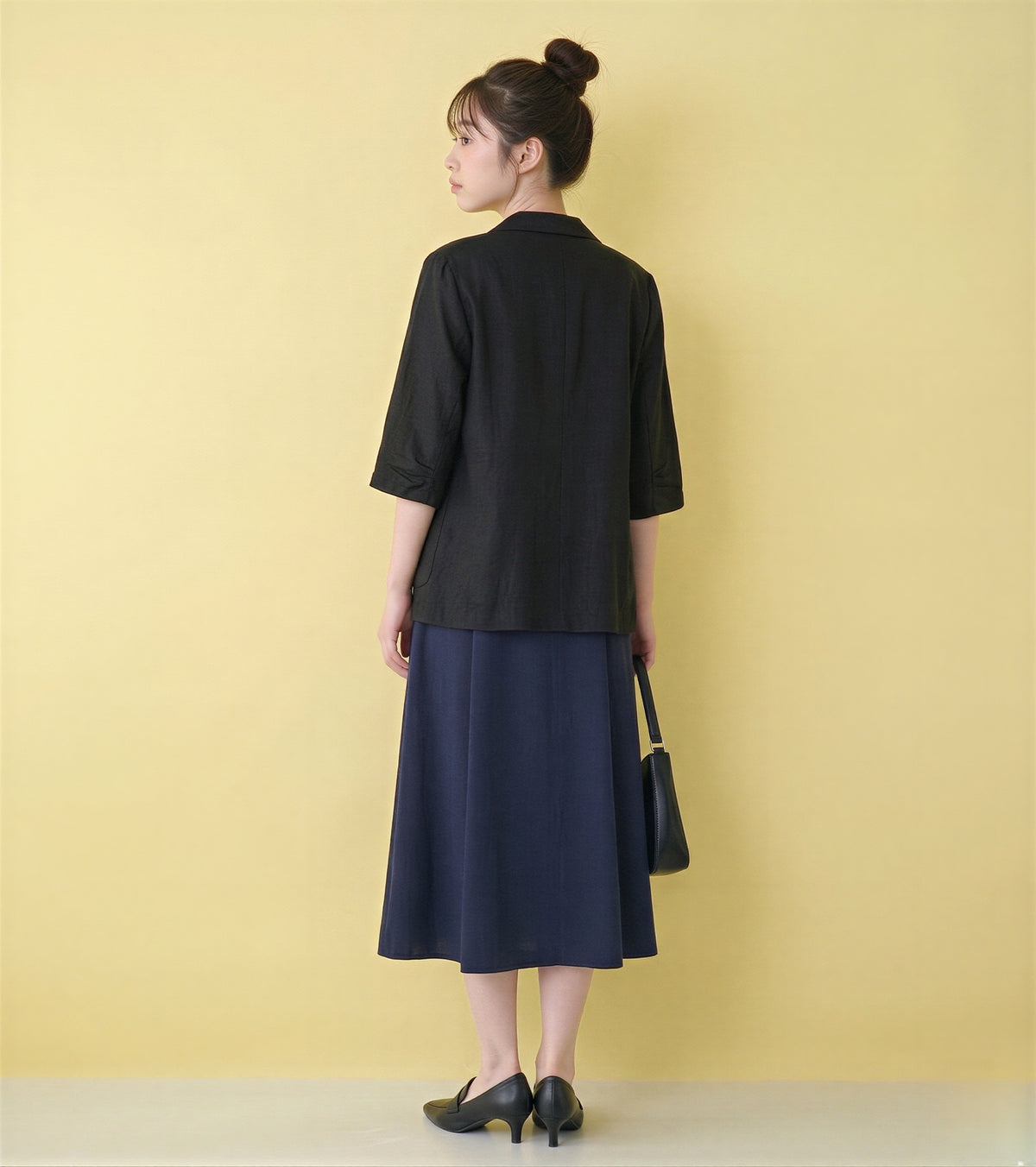 軽やかなシアー感のあるゆったりテーラードジャケット